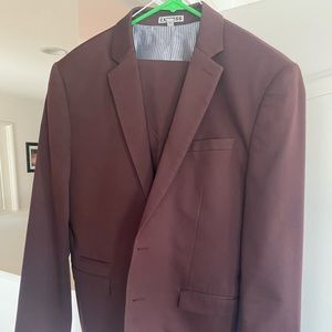 Express suit - maroon color